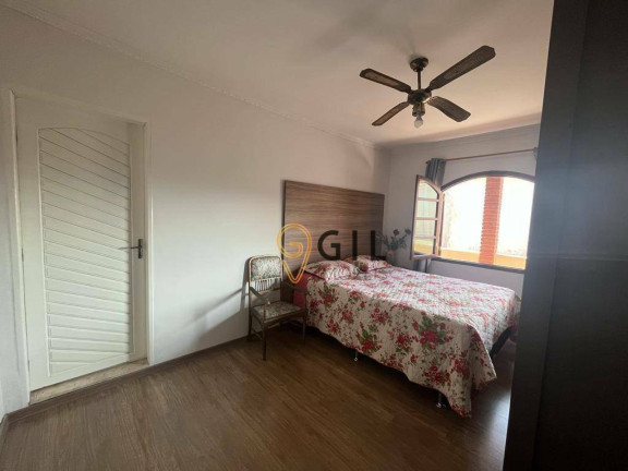 Imagem Casa com 7 Quartos à Venda, 223 m² em Parque Santo Antônio - Jacareí