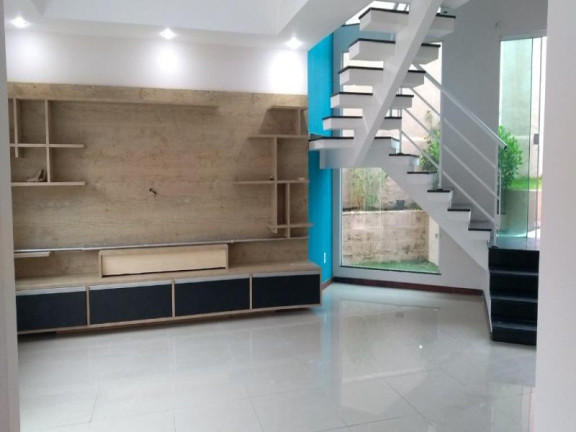 Imagem Casa com 3 Quartos à Venda, 330 m² em Glória - Macaé Imagem Casa com 3 Quartos à Venda, 330 m² em Glória - Macaé