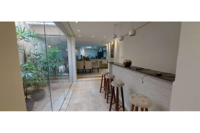 Imagem Casa com 4 Quartos à Venda, 300 m² em Cambuci - São Paulo Imagem Casa com 4 Quartos à Venda, 300 m² em Cambuci - São Paulo