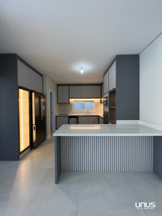 Imagem Casa com 5 Quartos à Venda, 450 m² em Jurerê Internacional - Florianópolis Imagem Casa com 5 Quartos à Venda, 450 m² em Jurerê Internacional - Florianópolis