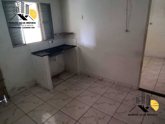 Imagem Casa com 3 Quartos à Venda, 300 m² em Segismundo Pereira - Uberlândia