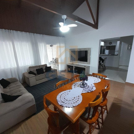 Imagem Casa com 4 Quartos à Venda, 227 m² em Santa Regina - Camboriú Imagem Casa com 4 Quartos à Venda, 227 m² em Santa Regina - Camboriú