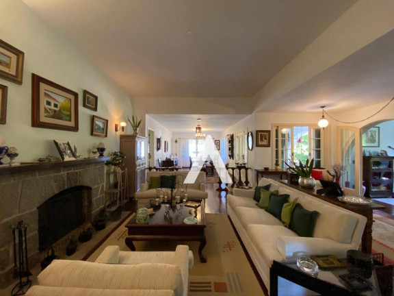 Imagem Casa com 4 Quartos à Venda, 373 m² em Quebra Frascos - Teresópolis