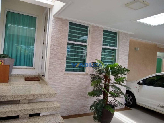 Casa com 3 Quartos à Venda, 226 m² em Jardim Santa Mena - Guarulhos