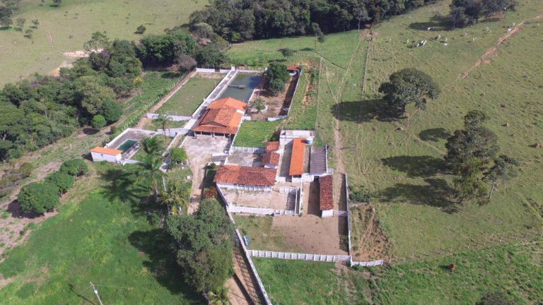 Fazenda à Venda, 50 m² em Centro - Itatiaiuçu