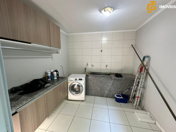 Imagem Casa com 5 Quartos à Venda, 228 m² em Conde Vila Verde - Camboriú Imagem Casa com 5 Quartos à Venda, 228 m² em Conde Vila Verde - Camboriú