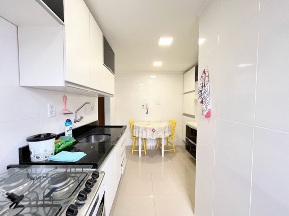 Imagem Imóvel com 2 Quartos à Venda, em Cristal - Porto Alegre Imagem Imóvel com 2 Quartos à Venda, em Cristal - Porto Alegre