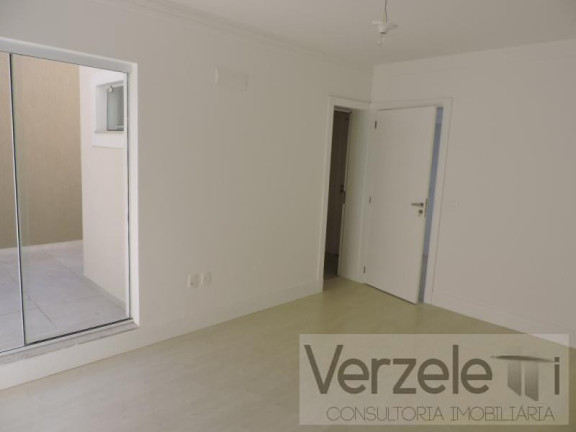 Imagem Casa com 3 Quartos à Venda, 175 m² em Praia Dos Amores - Balneário Camboriú Imagem Casa com 3 Quartos à Venda, 175 m² em Praia Dos Amores - Balneário Camboriú