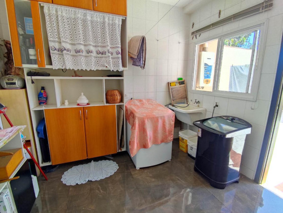 Imagem Casa com 4 Quartos à Venda, 235 m² em Portão - Curitiba