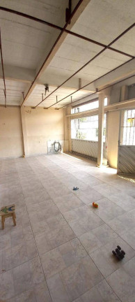 Imagem Casa com 5 Quartos à Venda, em Flores - Manaus Imagem Casa com 5 Quartos à Venda, em Flores - Manaus