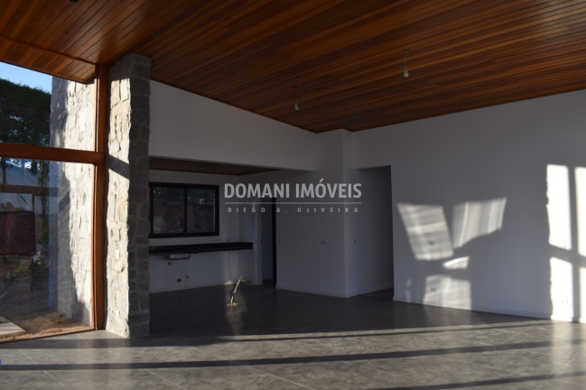 Imagem Casa com 3 Quartos à Venda, 140 m² em Região De Capivari - Campos Do Jordão