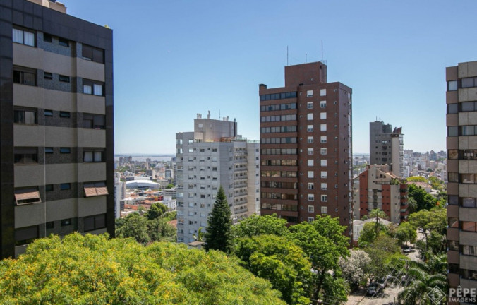 Imagem Imóvel com 3 Quartos à Venda, 243 m² em Rio Branco - Porto Alegre Imagem Imóvel com 3 Quartos à Venda, 243 m² em Rio Branco - Porto Alegre
