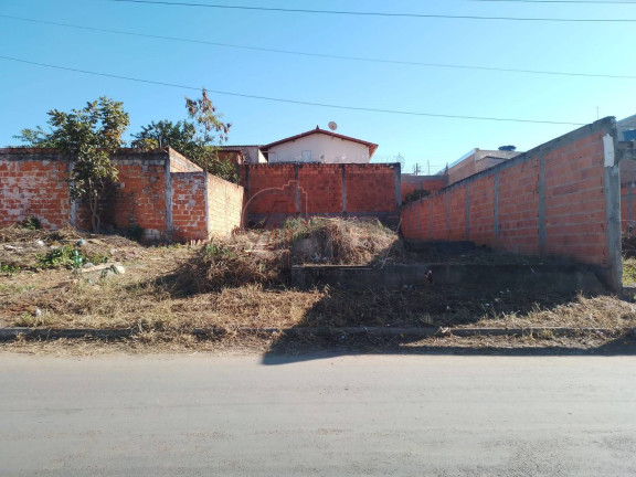 Imagem Terreno à Venda, 200 m² em Carmelo - Montes Claros Imagem Terreno à Venda, 200 m² em Carmelo - Montes Claros
