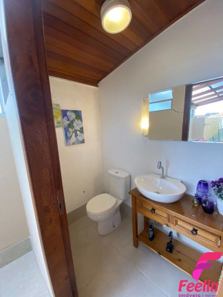 Imagem Casa com 3 Quartos à Venda, 141 m² em Carianos - Florianópolis Imagem Casa com 3 Quartos à Venda, 141 m² em Carianos - Florianópolis
