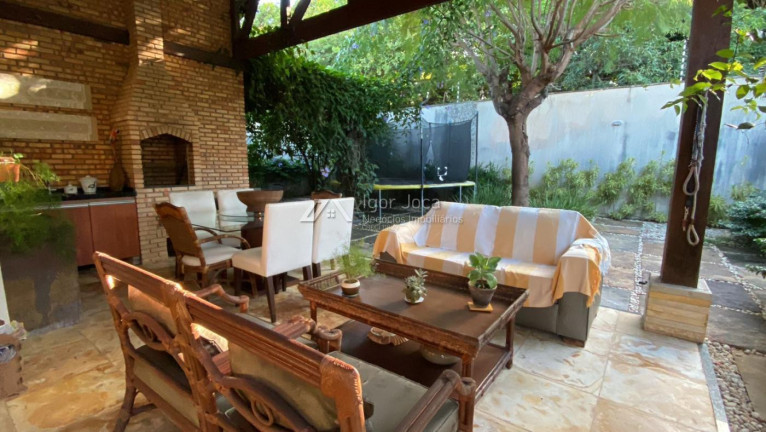 Imagem Casa com 4 Quartos à Venda, 194 m² em Centro - Eusébio