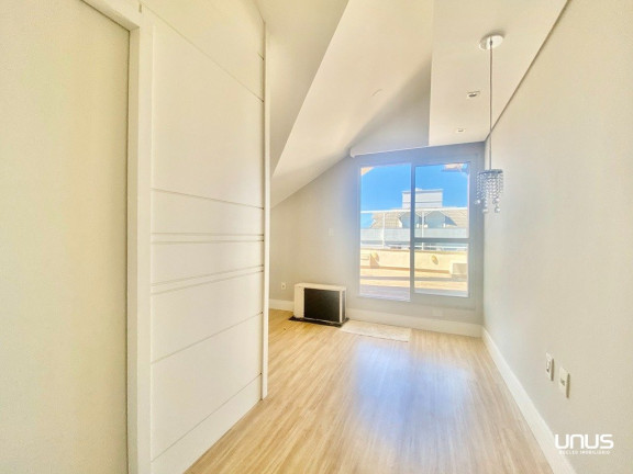 Imagem Cobertura com 3 Quartos à Venda, 135 m² em Coqueiros - Florianópolis