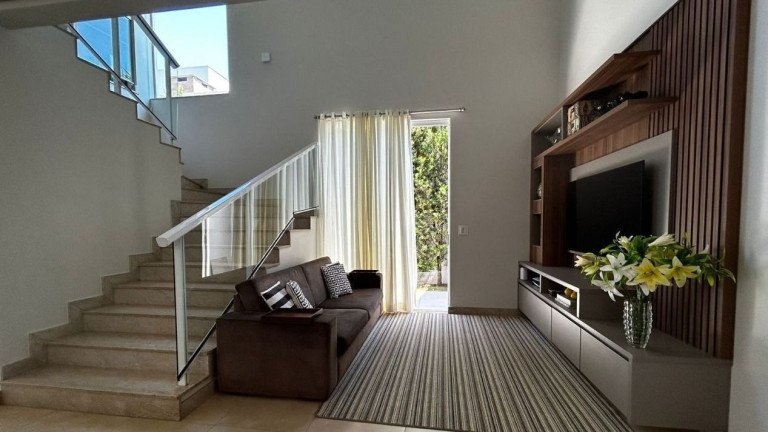 Casa de Condomínio com 3 Quartos à Venda, 241 m² em Granja Marileusa - Uberlândia