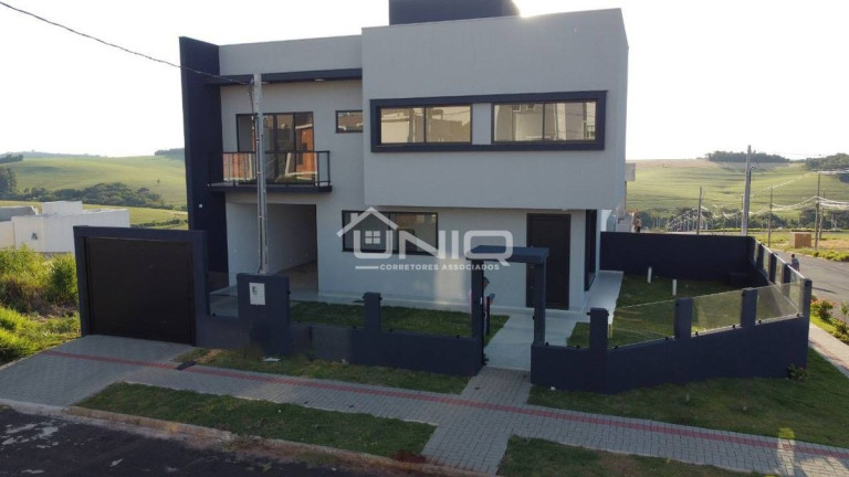 Casa com 3 Quartos à Venda, 144 m² em Fraron - Pato Branco