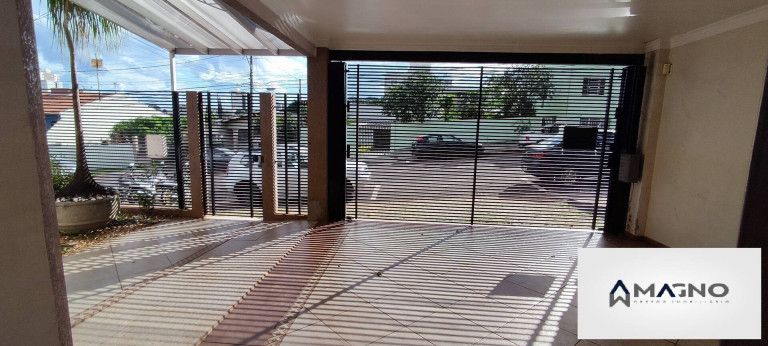Imagem Casa com 4 Quartos à Venda, 257 m² em Centro - Cascavel Imagem Casa com 4 Quartos à Venda, 257 m² em Centro - Cascavel