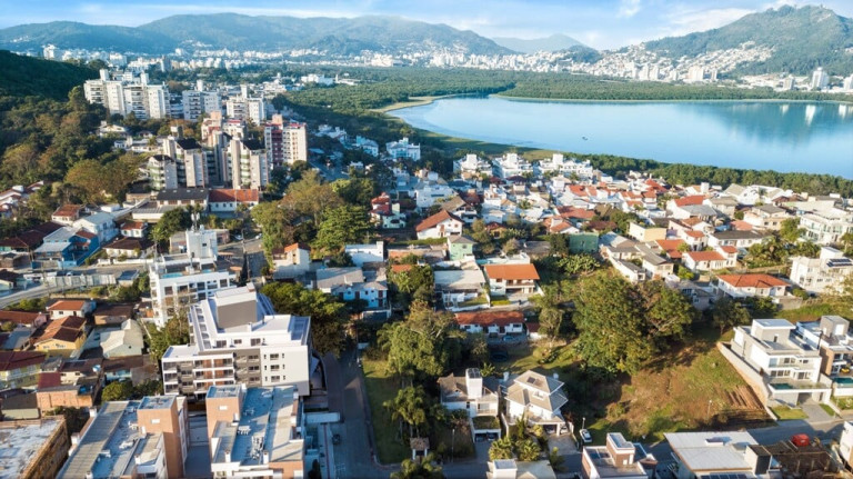 Imagem Imóvel com 2 Quartos à Venda,  em João Paulo - Florianópolis