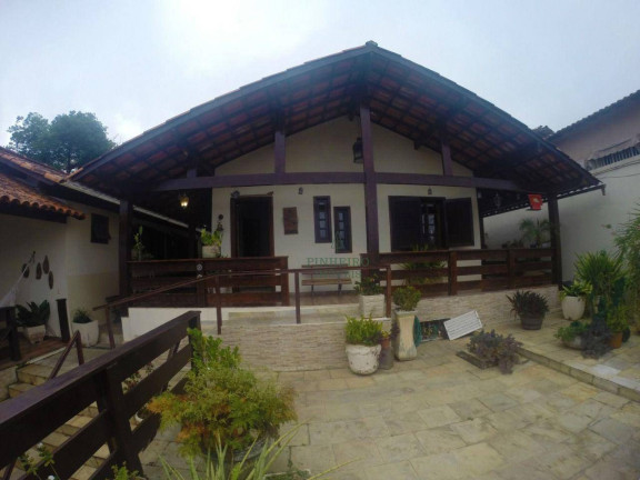 Casa com 4 Quartos à Venda, 271 m² em Badu - Niterói