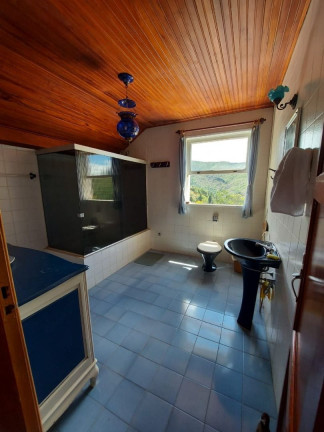 Imagem Casa com 4 Quartos à Venda, 255 m² em Três Córregos - Teresópolis