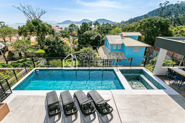 Imagem Casa de Condomínio com 4 Quartos à Venda, 700 m² em Cacupé - Florianópolis Imagem Casa de Condomínio com 4 Quartos à Venda, 700 m² em Cacupé - Florianópolis