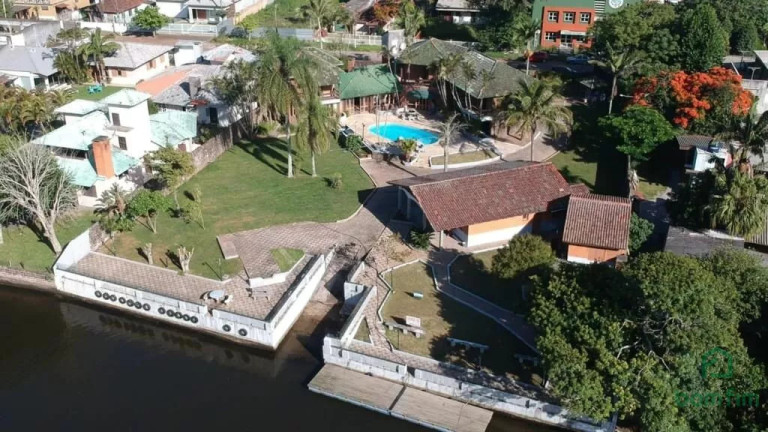 Casa com 4 Quartos à Venda, 235 m² em Centro - Torres