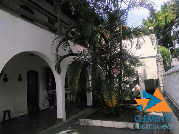 Casa com 6 Quartos à Venda, 250 m² em Santa Efigenia - Belo Horizonte