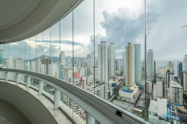 Imagem Apartamento com 3 Quartos à Venda, 130 m² em Centro - Balneário Camboriú Imagem Apartamento com 3 Quartos à Venda, 130 m² em Centro - Balneário Camboriú