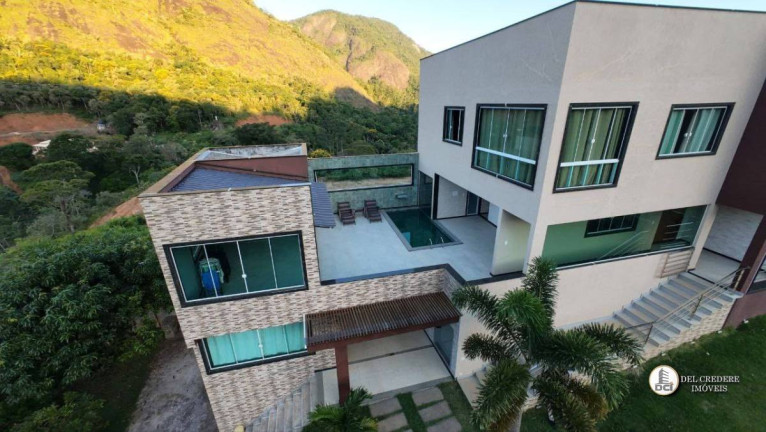 Imagem Casa com 3 Quartos à Venda, 300 m² Imagem Casa com 3 Quartos à Venda, 300 m²