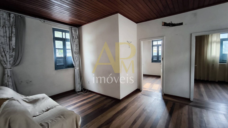 Imagem Casa com 4 Quartos à Venda, 290 m² em Centro - São José