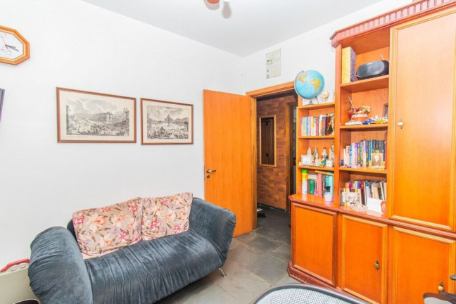 Imagem Imóvel com 4 Quartos à Venda, em Passo Da Areia - Porto Alegre Imagem Imóvel com 4 Quartos à Venda, em Passo Da Areia - Porto Alegre