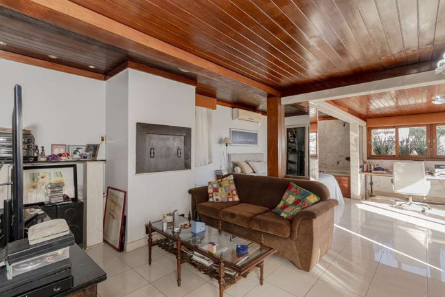 Imagem Imóvel com 3 Quartos à Venda, em Menino Deus - Porto Alegre Imagem Imóvel com 3 Quartos à Venda, em Menino Deus - Porto Alegre