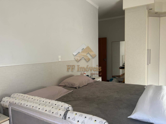 Imagem Casa com 3 Quartos à Venda, 272 m² em São Carlos