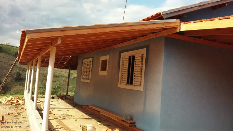 Imagem Imóvel com 2 Quartos à Venda, 90 m² em Zona Rural - Caldas