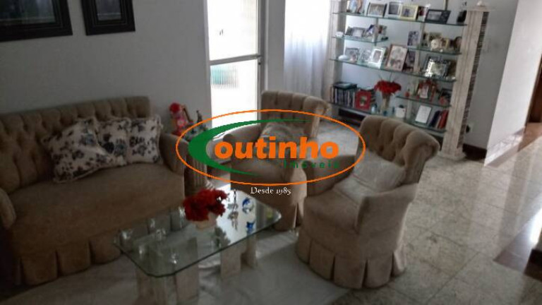 Imagem Casa com 5 Quartos à Venda, 478 m² em Vila Isabel - Rio De Janeiro Imagem Casa com 5 Quartos à Venda, 478 m² em Vila Isabel - Rio De Janeiro