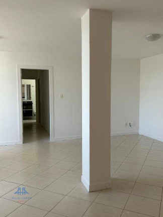 Imagem Apartamento com 3 Quartos à Venda, 101 m² em Centro - Florianópolis Imagem Apartamento com 3 Quartos à Venda, 101 m² em Centro - Florianópolis