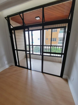 Imagem Apartamento com 3 Quartos à Venda, 130 m² em Gonzaga - Santos Imagem Apartamento com 3 Quartos à Venda, 130 m² em Gonzaga - Santos
