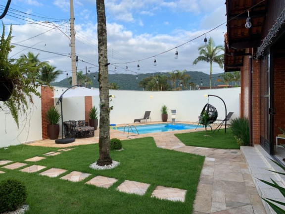 Imagem Casa com 3 Quartos à Venda, 220 m² em Flórida - Praia Grande Imagem Casa com 3 Quartos à Venda, 220 m² em Flórida - Praia Grande