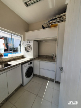 Imagem Casa com 3 Quartos à Venda, 180 m² em Sertão Do Maruim - São José
