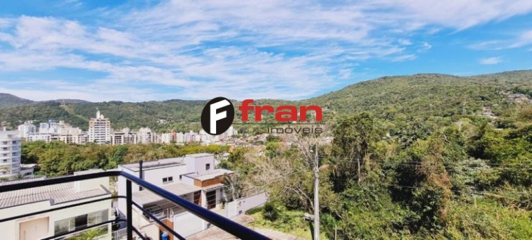 Imagem Casa com 3 Quartos à Venda, 280 m² em Córrego Grande - Florianópolis Imagem Casa com 3 Quartos à Venda, 280 m² em Córrego Grande - Florianópolis