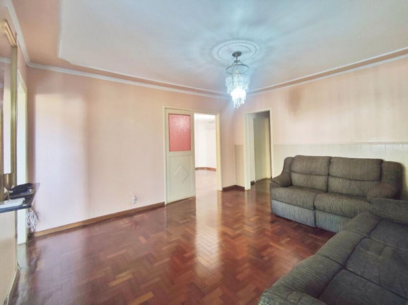 Imagem Imóvel com 4 Quartos à Venda, em Glória - Porto Alegre Imagem Imóvel com 4 Quartos à Venda, em Glória - Porto Alegre
