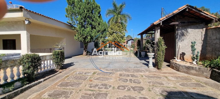 Imagem Imóvel com 3 Quartos à Venda, 650 m² em Condomínio Chácaras Areião - Mogi Mirim Imagem Imóvel com 3 Quartos à Venda, 650 m² em Condomínio Chácaras Areião - Mogi Mirim