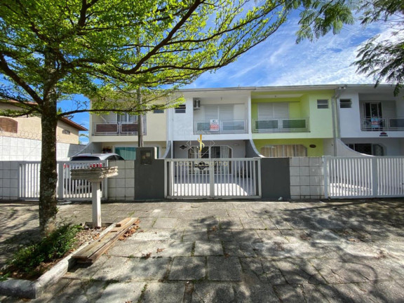 Casa com 3 Quartos à Venda, 83 m² em Centro - Guaratuba
