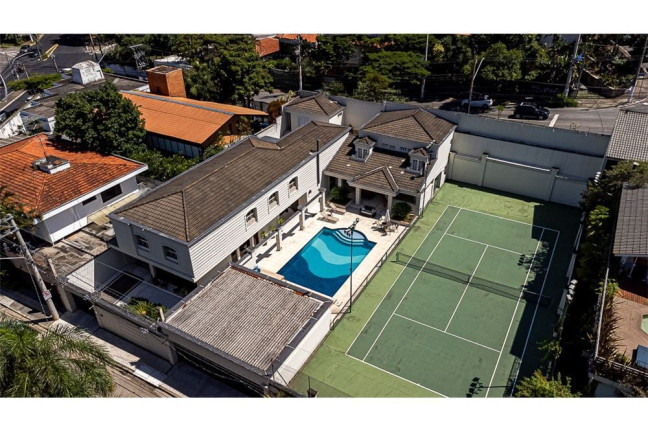 Imagem Casa com 3 Quartos à Venda, 709 m² em Pinheiros - São Paulo Imagem Casa com 3 Quartos à Venda, 709 m² em Pinheiros - São Paulo