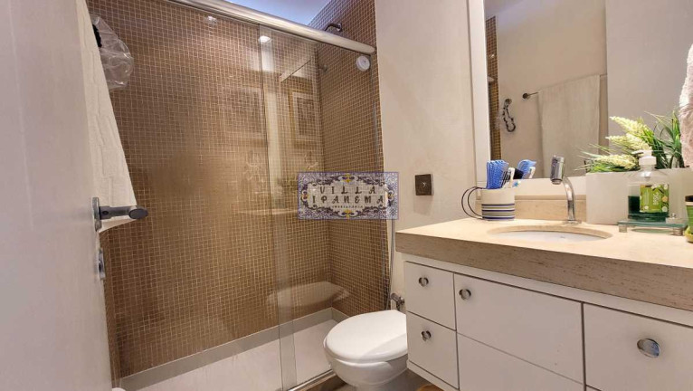 Imagem Apartamento com 3 Quartos à Venda, 130 m² em Lagoa - Rio De Janeiro Imagem Apartamento com 3 Quartos à Venda, 130 m² em Lagoa - Rio De Janeiro