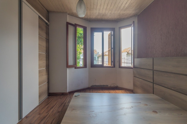 Imagem Casa com 3 Quartos à Venda, 160 m² em Floresta - Porto Alegre Imagem Casa com 3 Quartos à Venda, 160 m² em Floresta - Porto Alegre