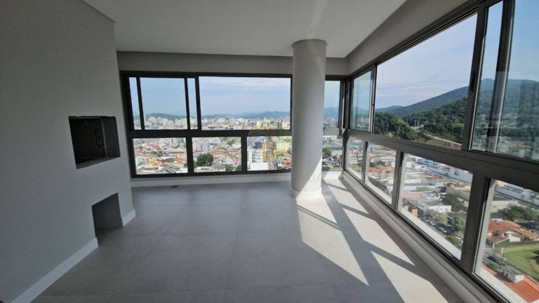Apartamento com 4 Quartos à Venda, 150 m² em Centro - Balneário Camboriú