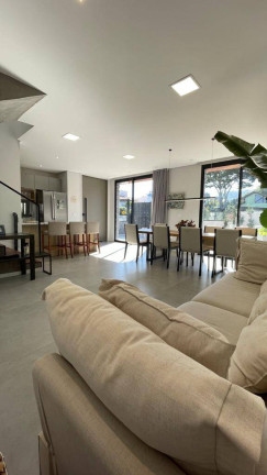 Casa com 3 Quartos à Venda,  em Campeche - Florianópolis